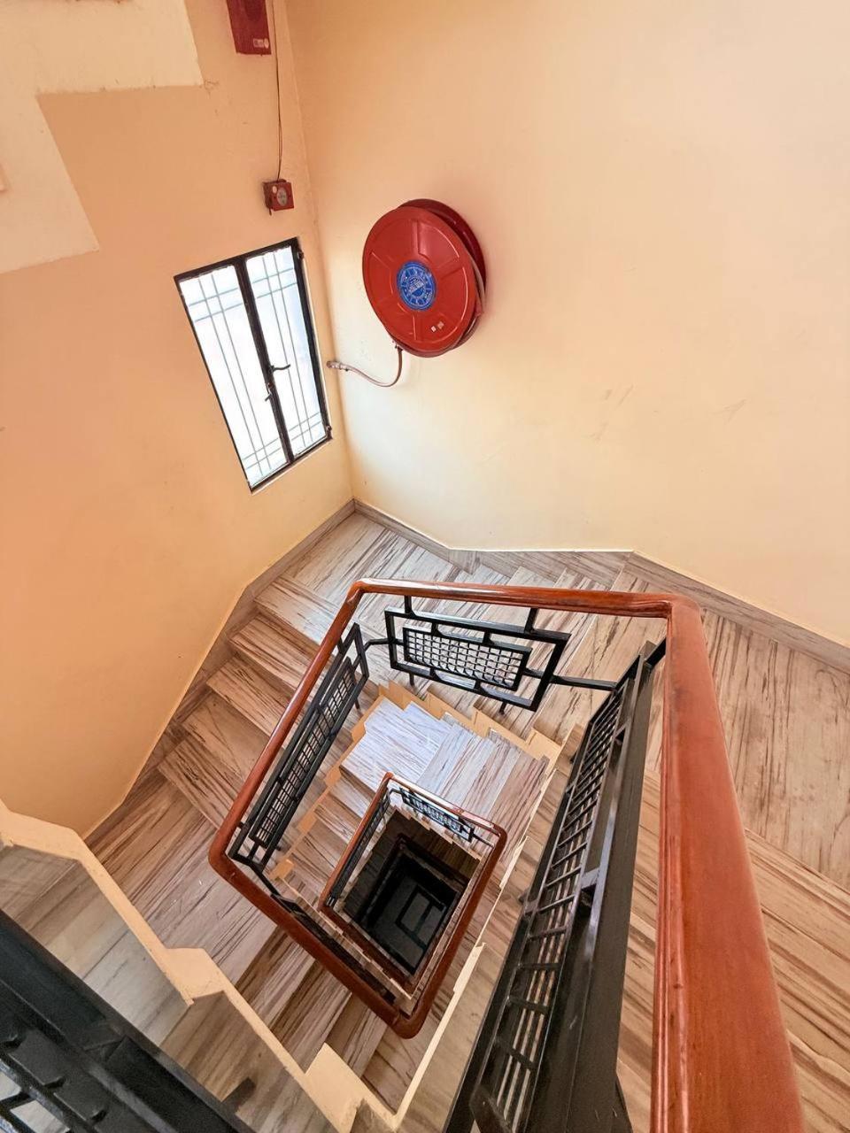 Shivam Hotel Varanasi - Near Kashi Vishwanath Temple With Parking And Lift Exterior foto