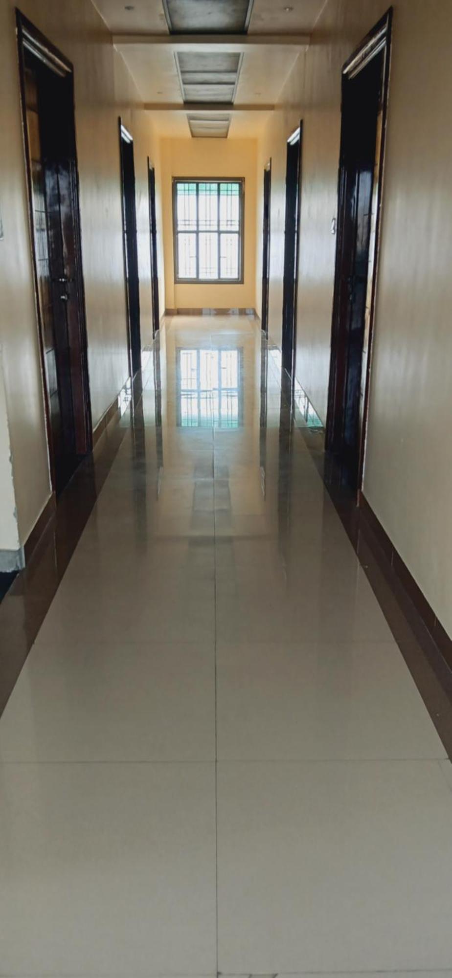 Shivam Hotel Varanasi - Near Kashi Vishwanath Temple With Parking And Lift Exterior foto